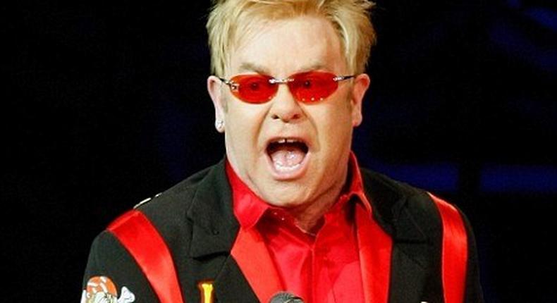 Elton John leaves Vegas