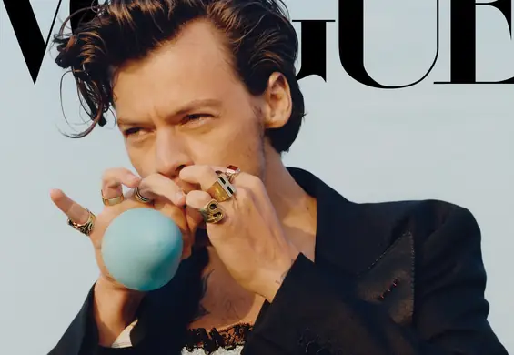 Harry Styles pierwszym mężczyzną na okładce amerykańskiego "Vogue'a". Co chciał przekazać zakładając sukienkę?