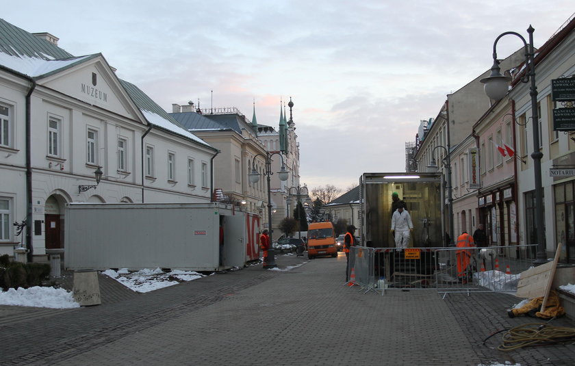 Zrobią deptak wygodny dla szpilek