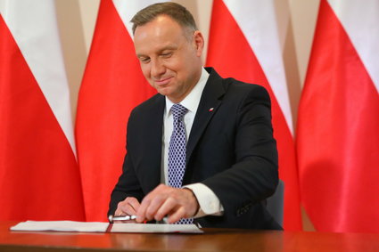 Klamka zapadła. Prezydent podpisał się pod gigantyczną dziurą w budżecie