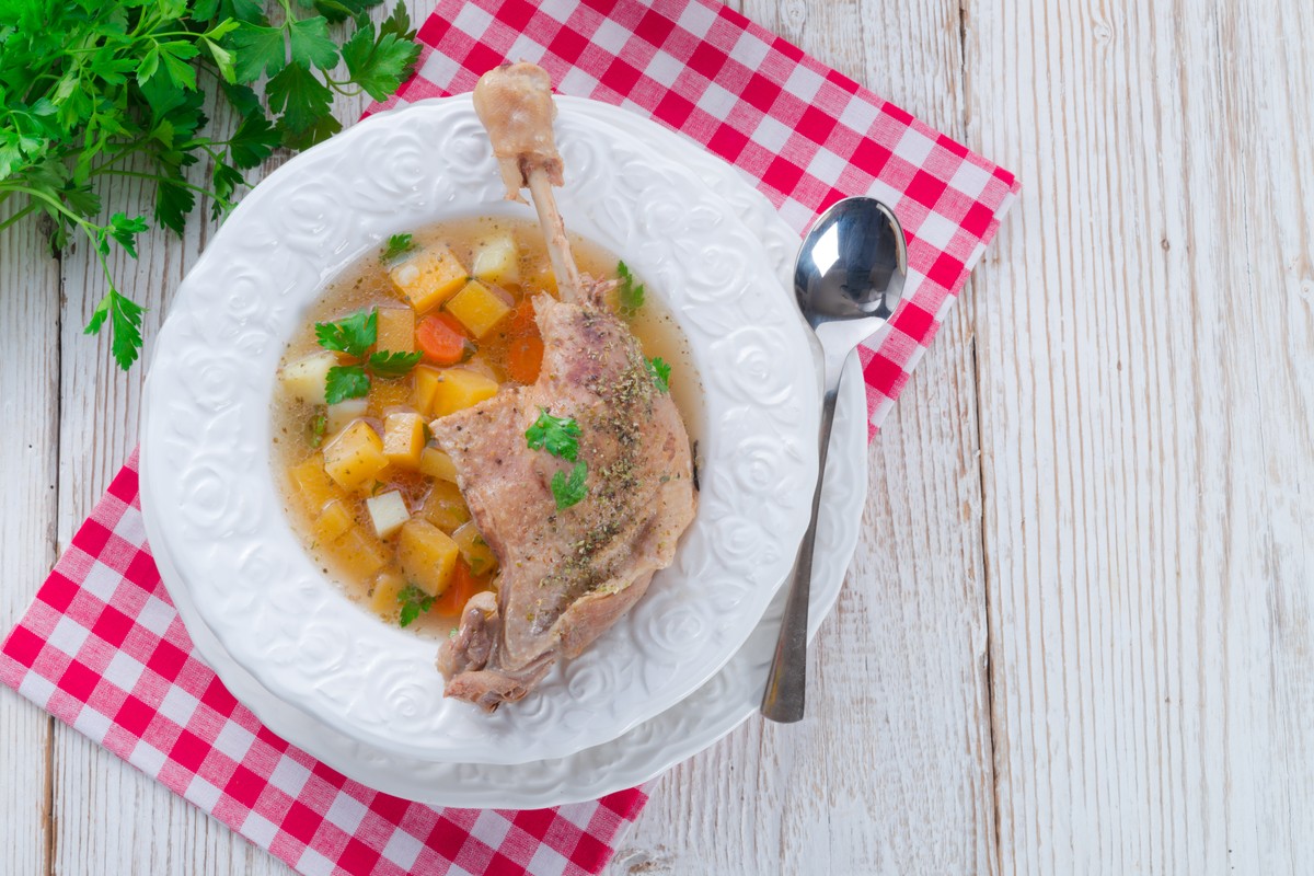 Rosół z gęsi to zupa pyszna i zdrowa