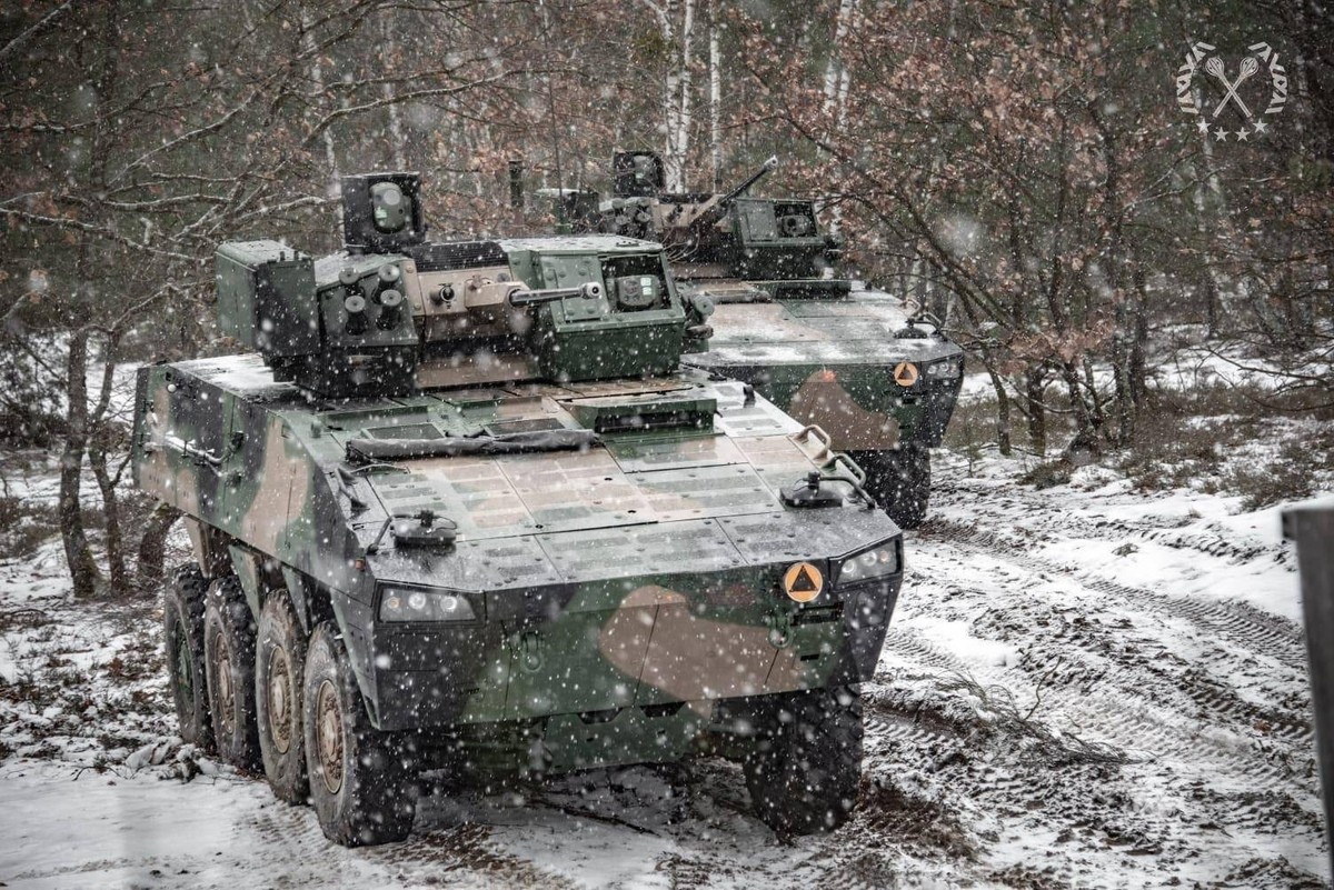 Polskie KTO Rosomak z bezzałogowymi wieżami ZSSW-30.
