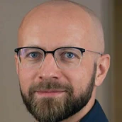 dr Piotr Wasilewski