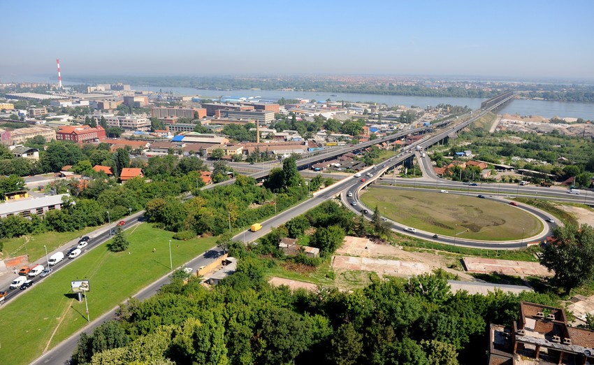 Prvi put u jedan stalni beogradski dunavski most bio je pušten u saobraćaj 1935.