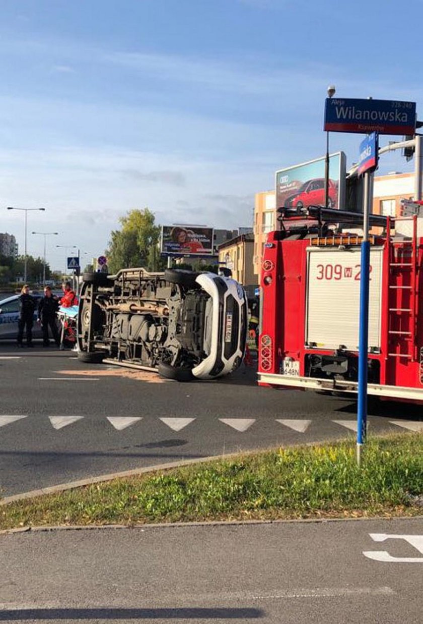 Wypadek karetki! Trzy osoby w szpitalu.