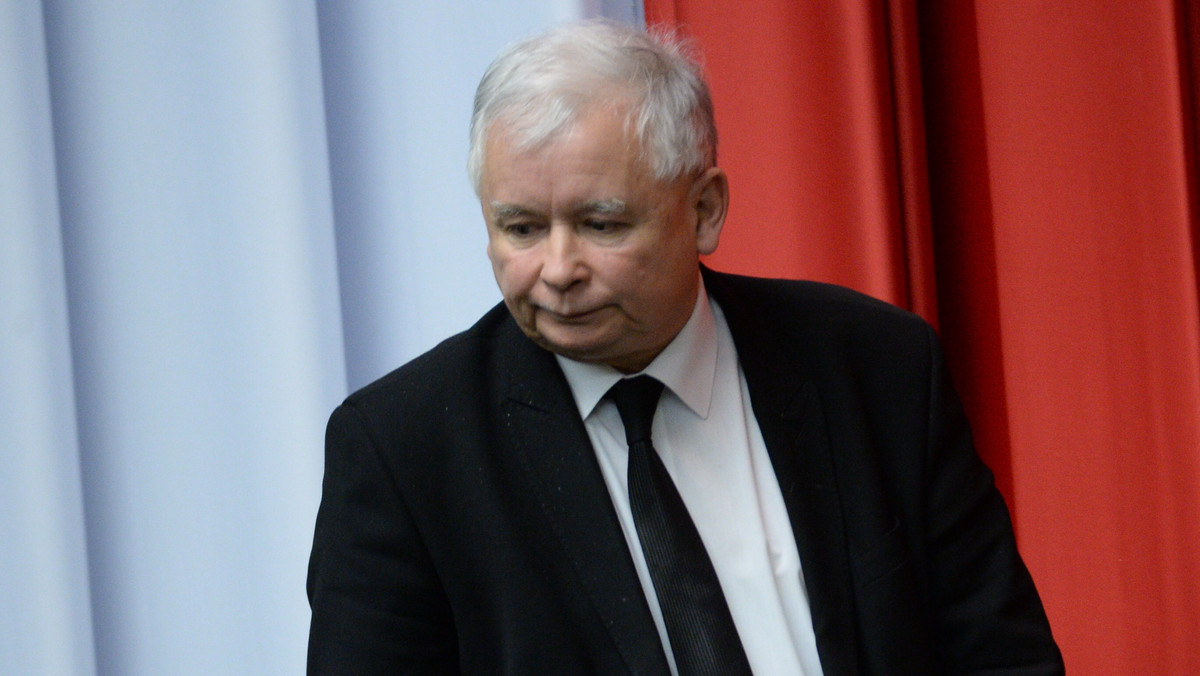 Prezes PiS Jarosław Kaczyński ocenił, że mówienie o rządach PiS jako totalitarnych jest nieodpowiedzialne. - Jak my chcemy coś mieć, to jest dyktatura, jak oni mają wszystko, to jest demokracja - mówił dziennikarzom.