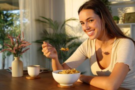 Ako želite da SMRŠATE, pojedite DORUČAK TAČNO U OVO VREME: Pokrenućete metabolizam i nećete se prejedati tokom dana