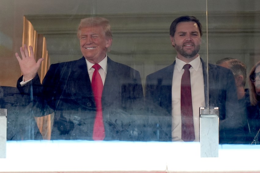 Donald Tramp i Džej Di Vens na fudbalskoj utakmici u Lendoveru 14. decembra 2024.