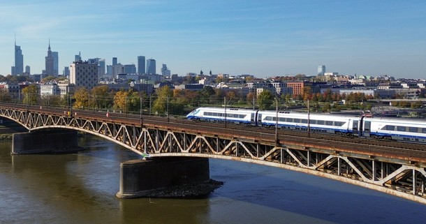 Pendolino na Moście Średnicowym w Warszawie
