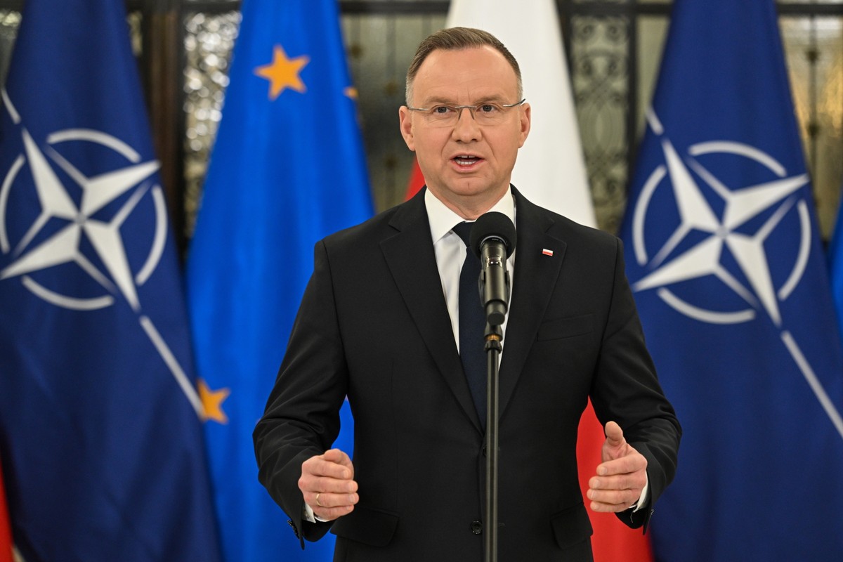 Prezydent RP Andrzej Duda podczas konferencji prasowej w Sejmie w Warszawie, Sejm wysłuchał wystąpienia ministra spraw zagranicznych, który przedstawił informację o zadaniach polskiej polityki zagranicznej w 2024 roku