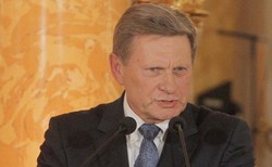 Balcerowicz: Widzimy marsz w kierunku pełzającego zamachu stanu. To model Putina