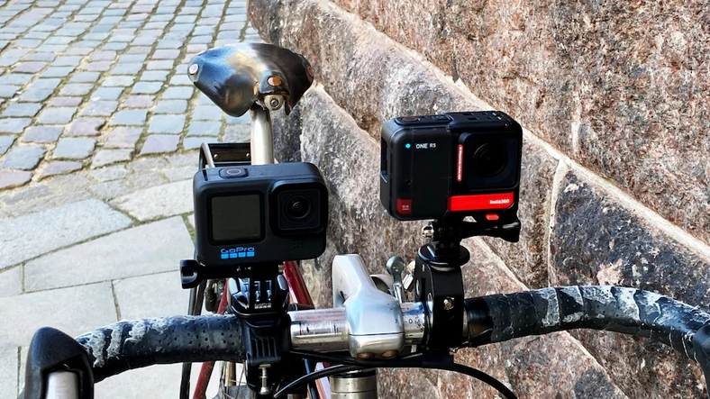 Kamery akcji na kierownicy roweru, a rowerem po starym mieście i bruku. Idealny test dla stabilizatorów obrazu.