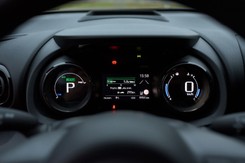 Toyota Yaris w Polsce tanieje. Ale kusi nie tylko ceną i nowym napędem