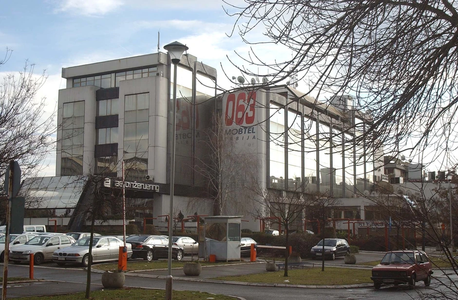 Koalicioni partner: Radna grupa, koja je trebalo da ispita da li je prilikom privatizacije Mobtela bilo korupcije, brzo je rasformirana, a od tada se na izbornoj listi SNS-a nađe mesta i za članove Karićeve stranke 