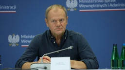 donald tusk mobilizuje służby. "chciałbym, żeby to dotarło do wszystki