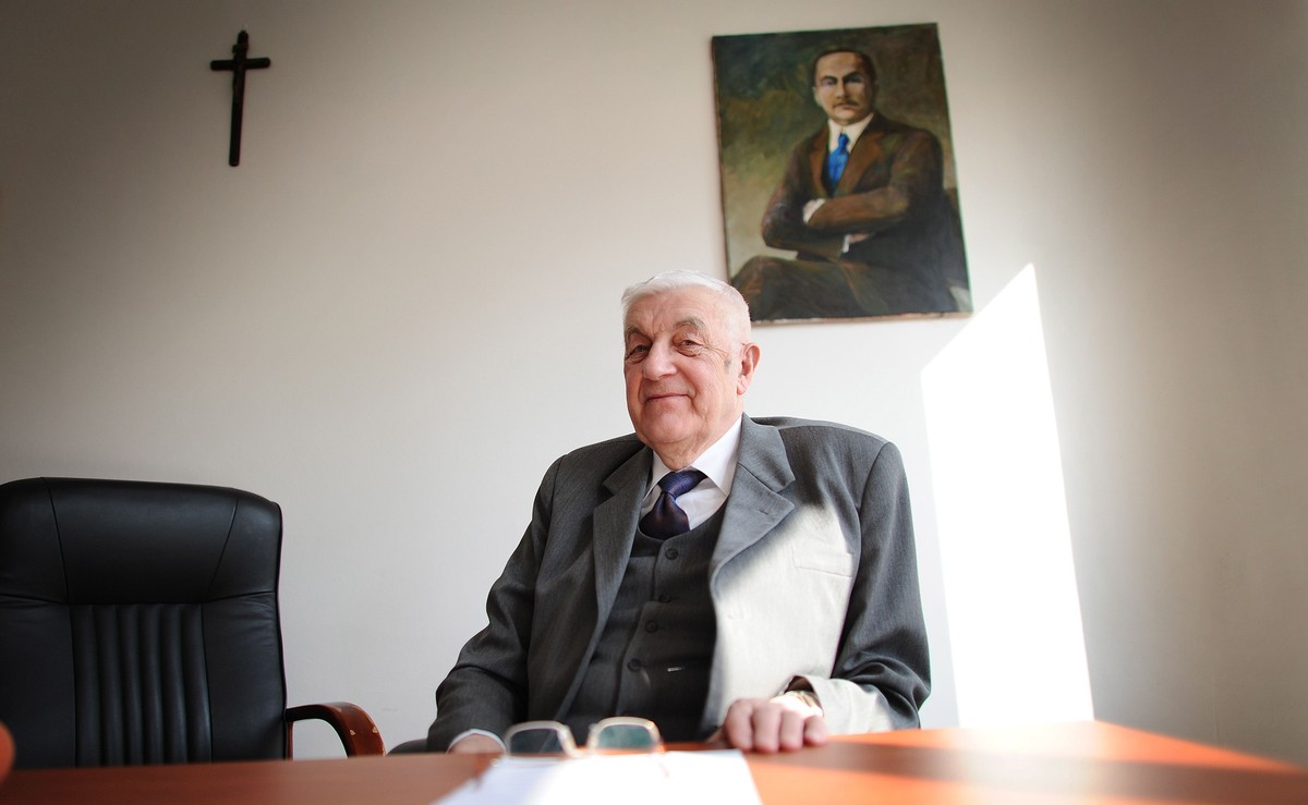 Maciej Giertych rozsyła do szkół książkę, obalającą teorię ewolucji. Nauczyciele: Włos się jeży na głowie