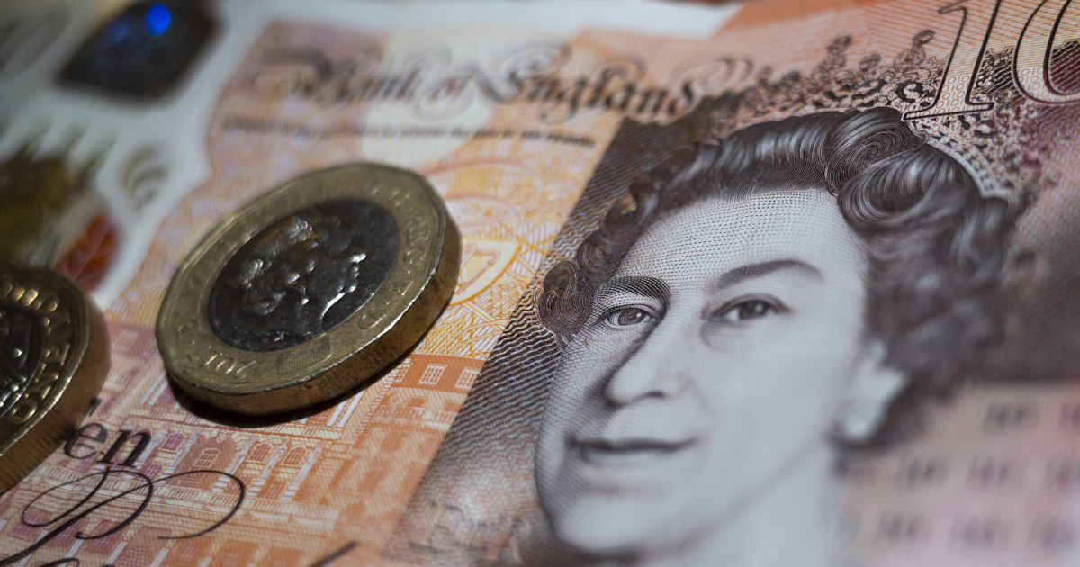 Los billetes con la reina Isabel todavía están en circulación.  Hay una decisión del Banco de Inglaterra