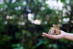 Dodatkowy zasiłek dla rodziców. Jak go odebrać?