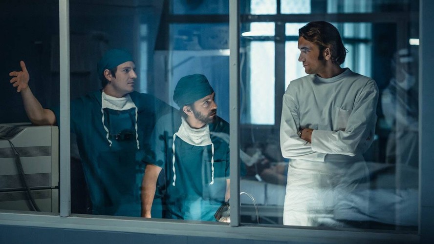 Tomasz Kot, Piotr Głowacki i Szymon Piotr Warszawski w filmie 'Bogowie'