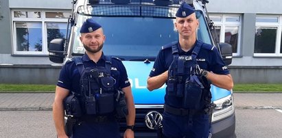 Półtoraroczne dziecko wylało na siebie wrzątek. Policjanci nie wahali się ani chwili