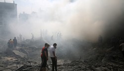 Wznowienie pomocy humanitarnej w Gazie. Izrael wprowadza "przerwy humanitarne"