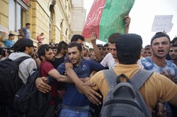 Chaos na dworcu w Budapeszcie. Imigranci wdarli się do środka