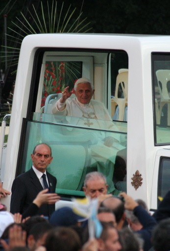 FRANCE-VATICAN-POPE