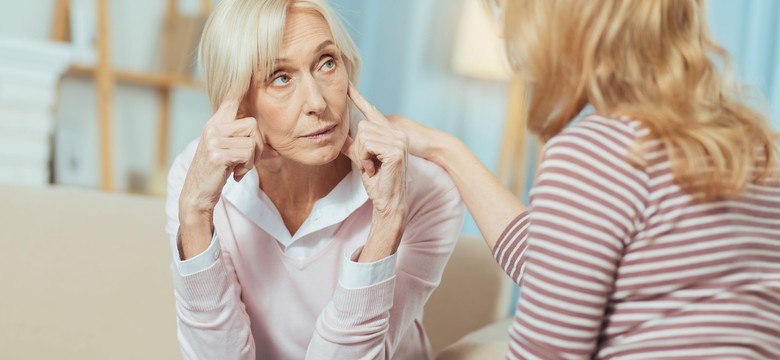 Dwa tysiące złotych na opiekę nad osobami z chorobą Alzheimera