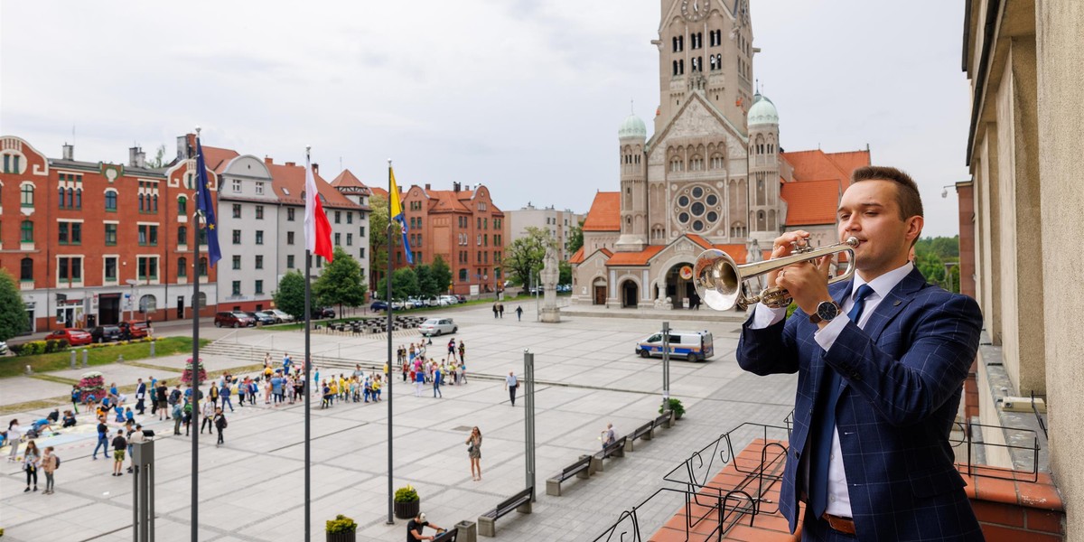 Ruda Śląska od dziś ma swój hejnał. Kompozytorem i pierwszym wykonawcą jest Łukasz Rudnik, mieszkaniec tego miasta.