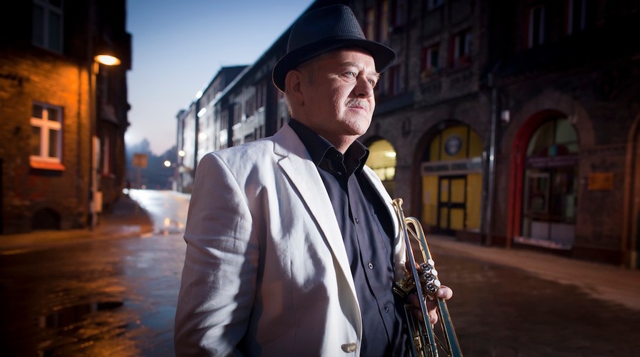 Marian Dziędziel w filmie 'Piąta pora roku'