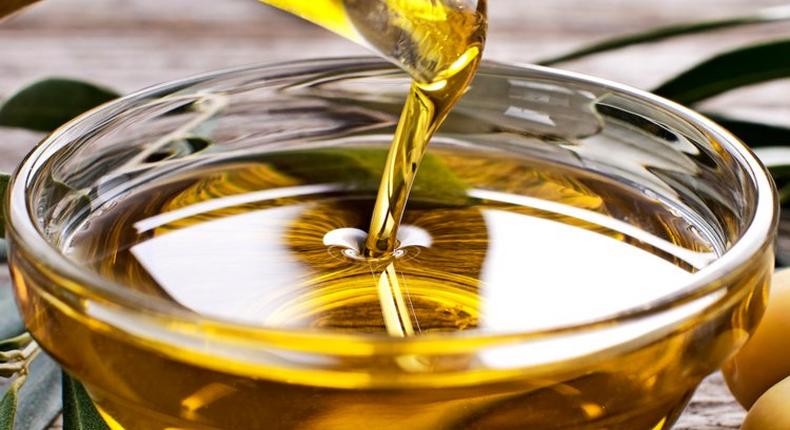  A bowl of cooking oil 