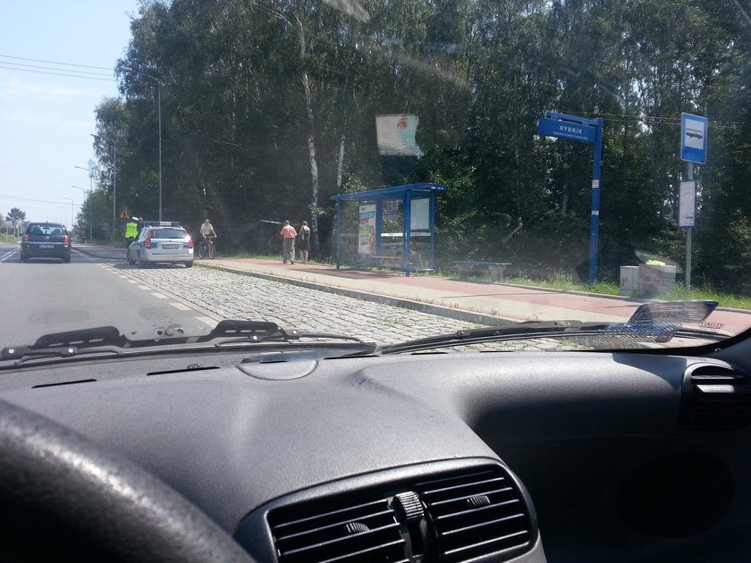 Policjanci parkują w dziwnych miejscach