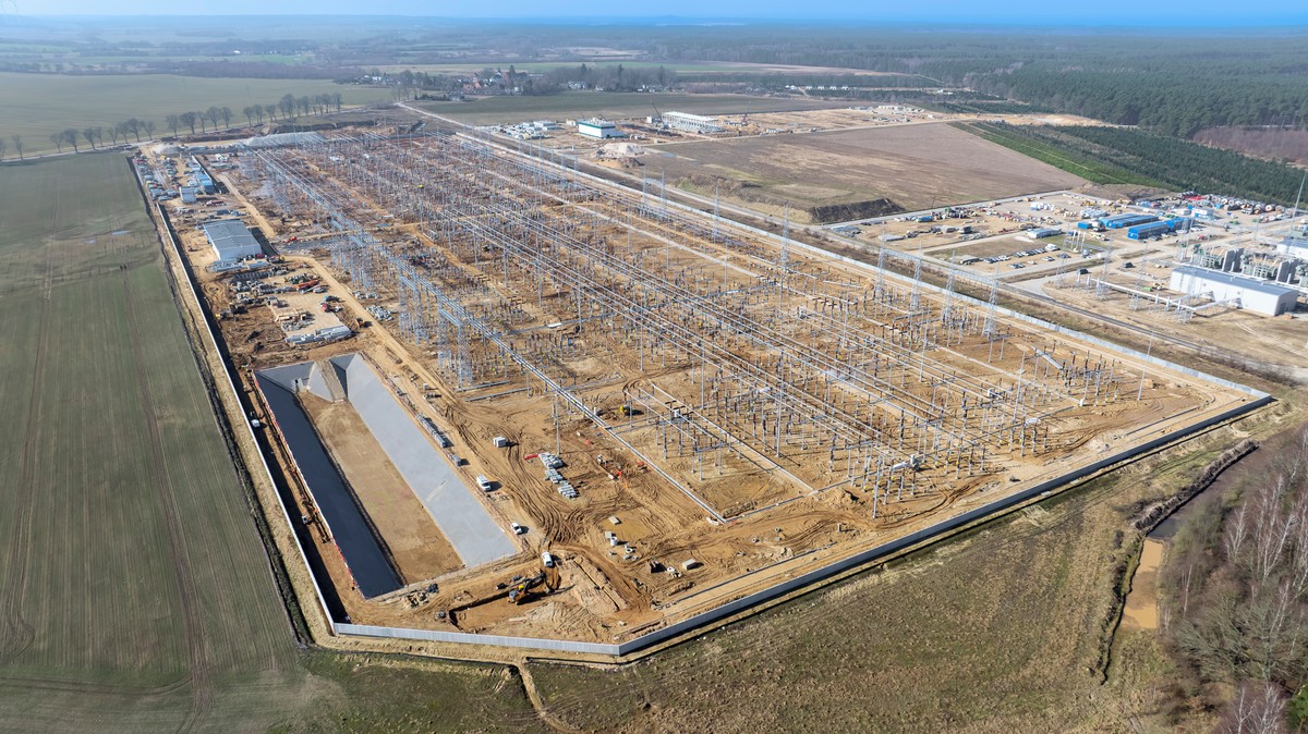 Widziałem budowę stacji w Choczewie. Na Pomorze wkracza duża energetyka