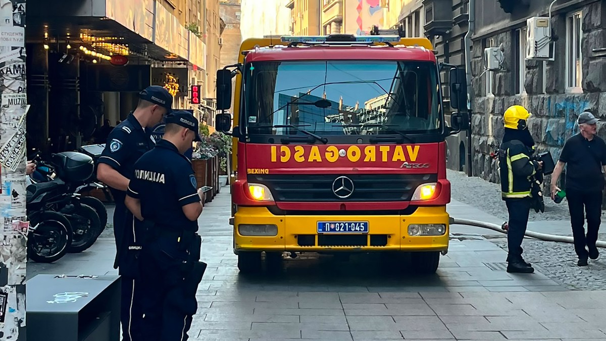 Vatrogasci i policija