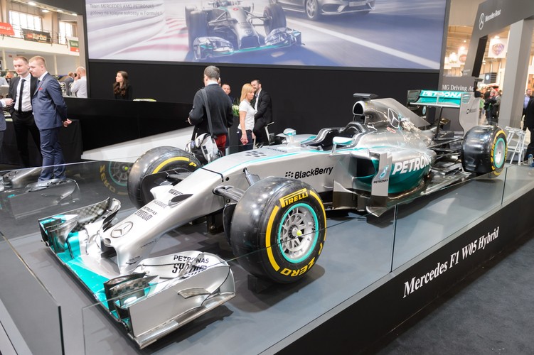 Bolid Formuły 1 Mercedes F1 W05 Hybrid zaprezentowany podczas targów motoryzacyjnych Motorshow 2015, w Poznaniu.<br><br> (mgo) PAP/Jakub Kaczmarczyk