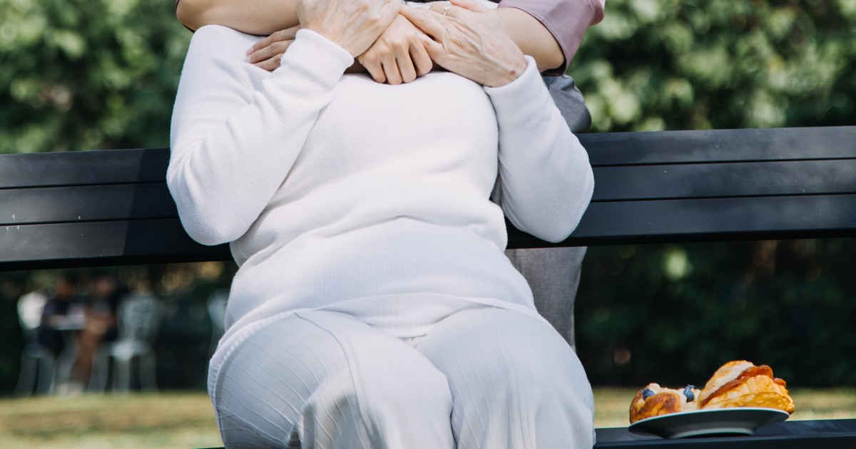 Krzywdzące zwroty do osób starszych. Dziadurzenie to forma dyskryminacji