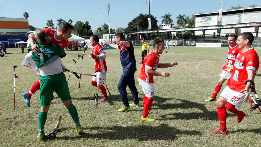 Reprezentanci Polski uczestniczący w Meksyku w mistrzostwach świata w ampfutbolu awansowali do półfinału tej imprezy.