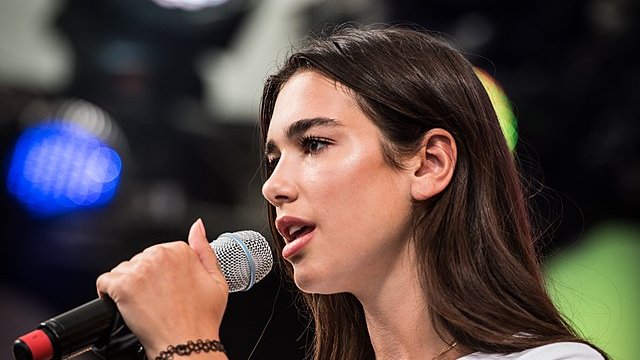 Dua Lipa. Wikimedia Commons.