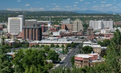 Swastyki na synagodze i pomniku Holokaustu w Spokane w stanie Waszyngton