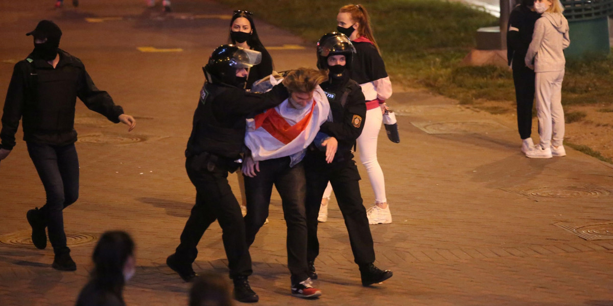 Dramatyczne sceny w Mińsku. Milicja brutalnie rozpędza demonstrantów