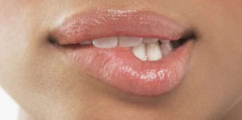 3 ways to attain pink lips using sugar[Credit: Lopolics]