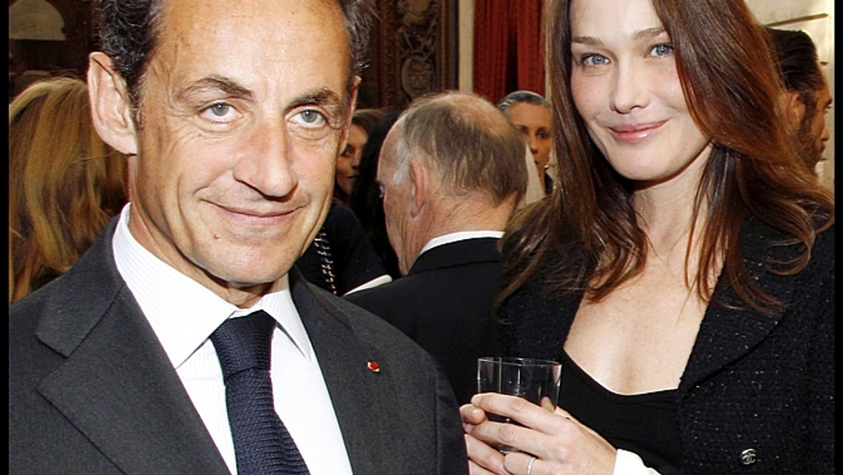 Prezydent Francji Nicolas Sarkozy, znany dotąd jako fan popkultury, przeistoczył się ostatnio w namiętnego wielbiciela ambitnych lektur i trudnego kina - twierdzą francuskie media. Jedni tłumaczą to wpływem jego żony Carli, inni - przyczynami politycznymi.