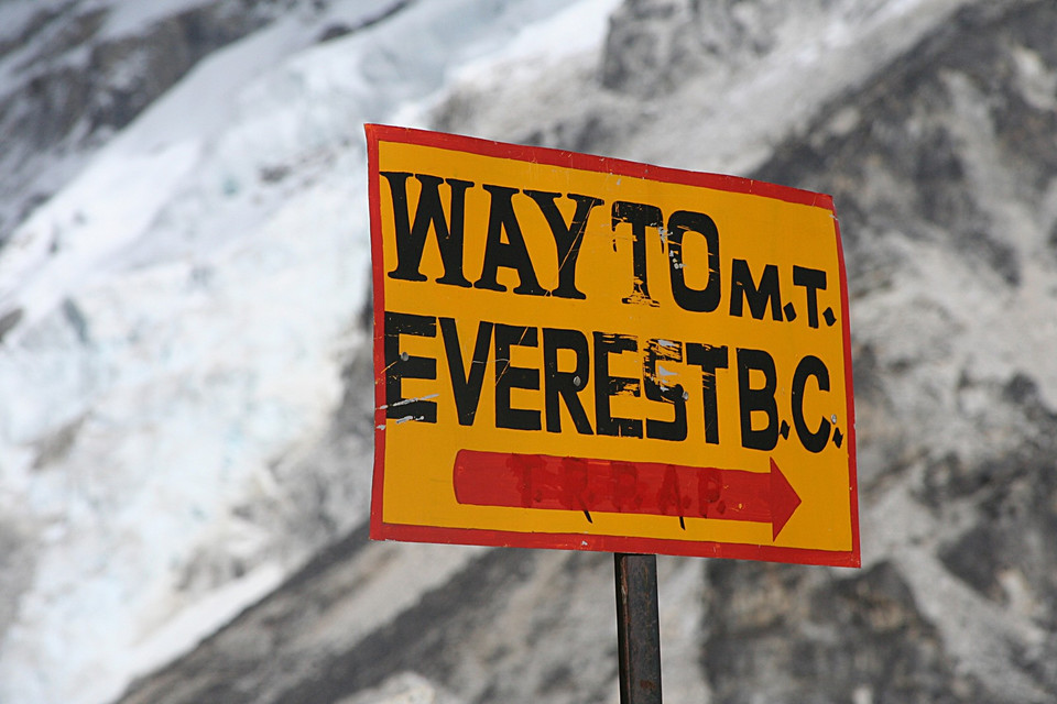 Mount Everest i praca Szerpów