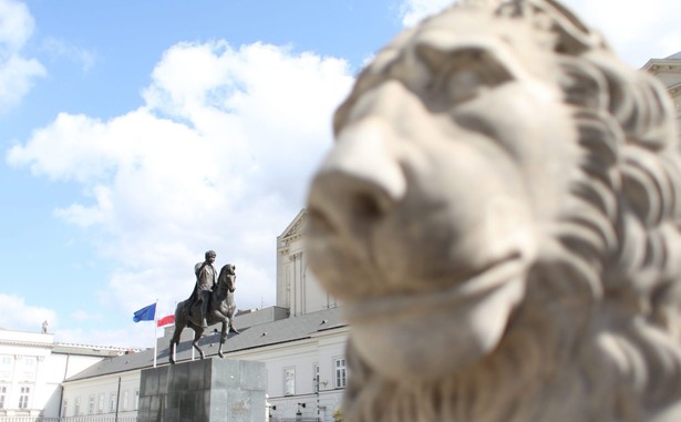 Czemu ta rzeźba służy. Po co politykom pomniki?