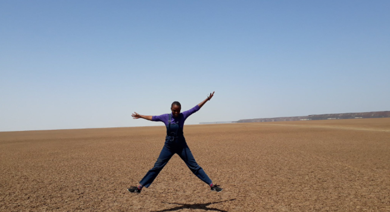 A local Kenyan tourist captured at Chalbi Desert. (Twitter/@Kiyaavic)