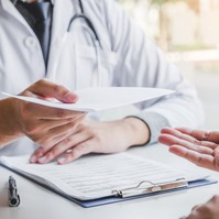 Melyik jelölés mit jelent a laborleleten?