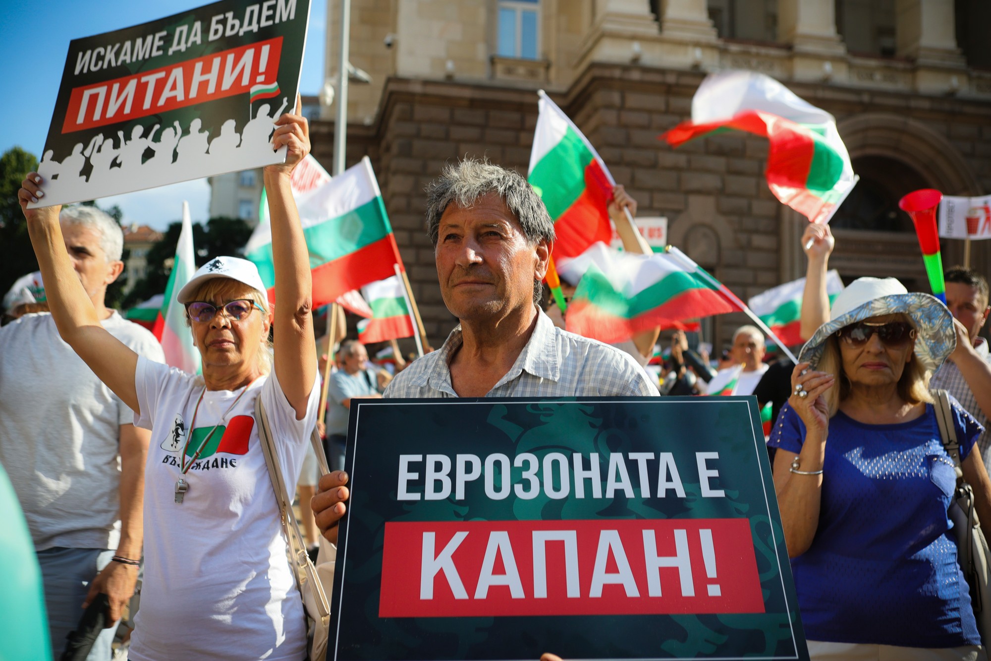 Protest odporcov eura v Bulharsku.