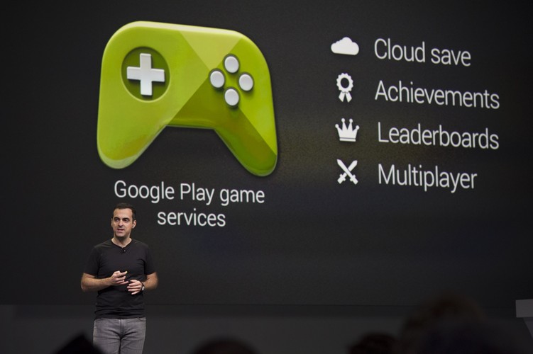 <b>Google Play Games Services</b>
<br><br>
Sukces apple'owskiego Games Center sprawił, że Google również postanowił uruchomić społecznościowe narzędzie dla graczy. Użytkownicy androidowych gier będą mogli teraz skorzystać z licznych funkcji, takich jak – rankingi, odblokowywanie osiągnięć czy też pojedynki z największymi rywalami. Dodatkowym smaczkiem ma być możliwość zapisywania stanów gier „w chmurze”.