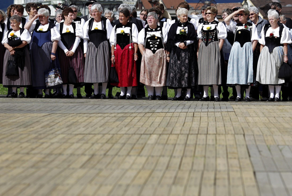 Switzerland, INTERLAKEN, 2011-06-19T122116Z_01_PLA06_RTRIDSP_3_SWITZERLAND.jpg