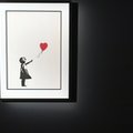 Słynne dzieła Banksy'ego trafią na sprzedaż. Pozbywa się ich znany celebryta